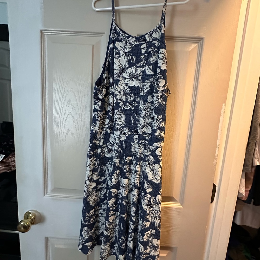 Flowery dress, fortune and ivy